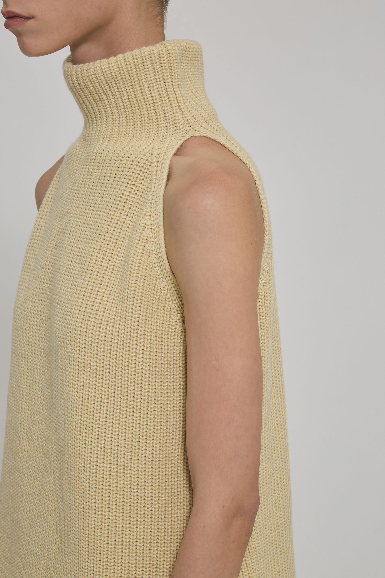 Sa Su Phi Marine abito in cashmere giallo collo alto