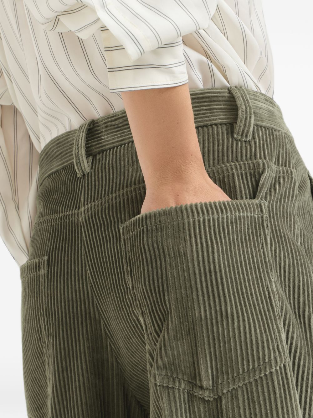 Brunello Cucinelli MA180P8724 pantaloni origano