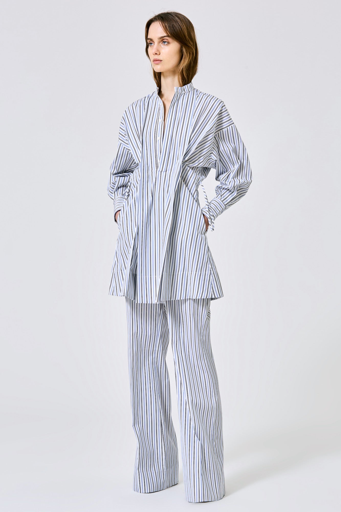 Sa Su Phi abito corto cotone scollo coreana bianco blu