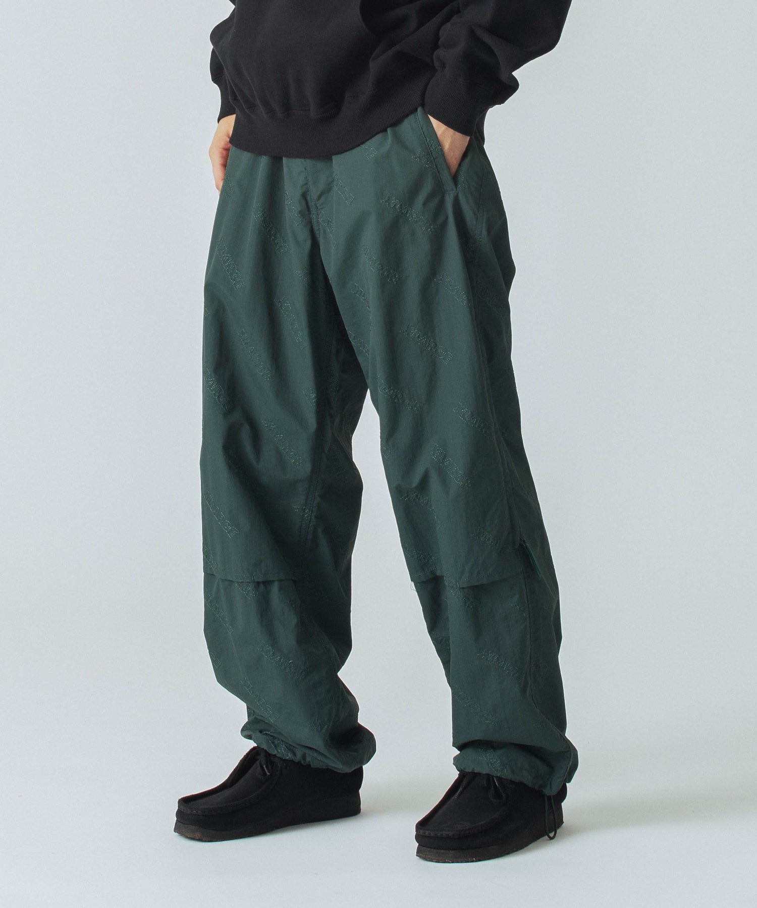 X-Large Allover Logo Pattern pantaloni nylon foderati