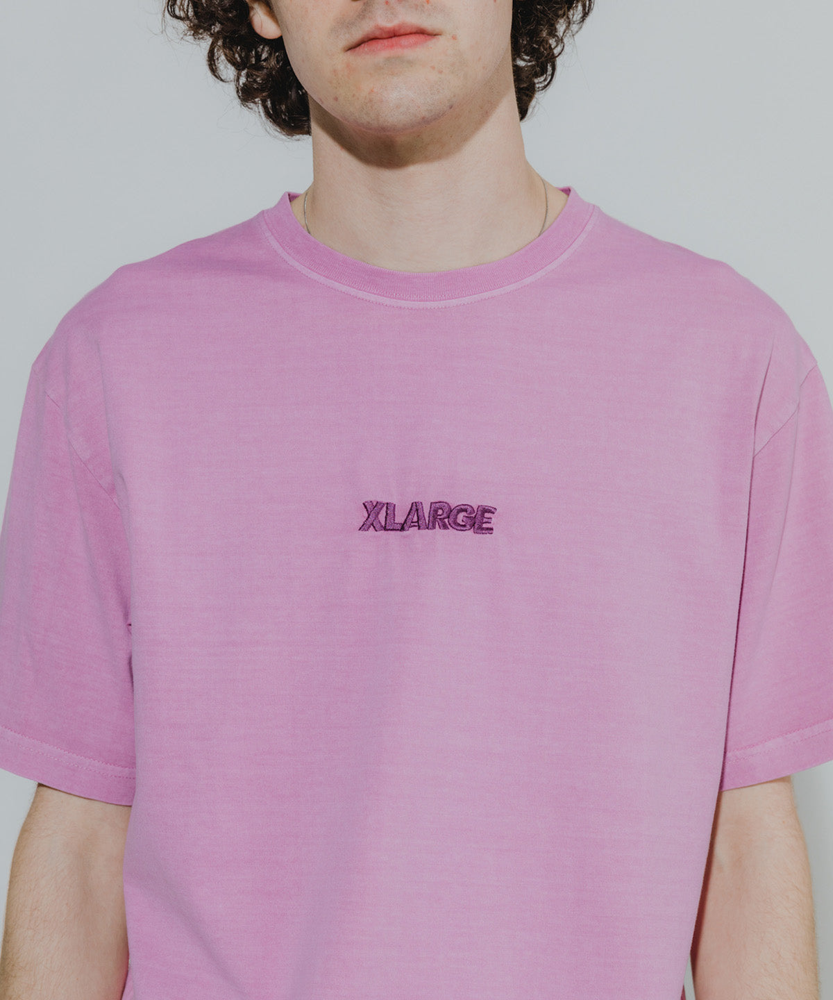 X-Large Standard Logo t-shirt pigment ricamo petto