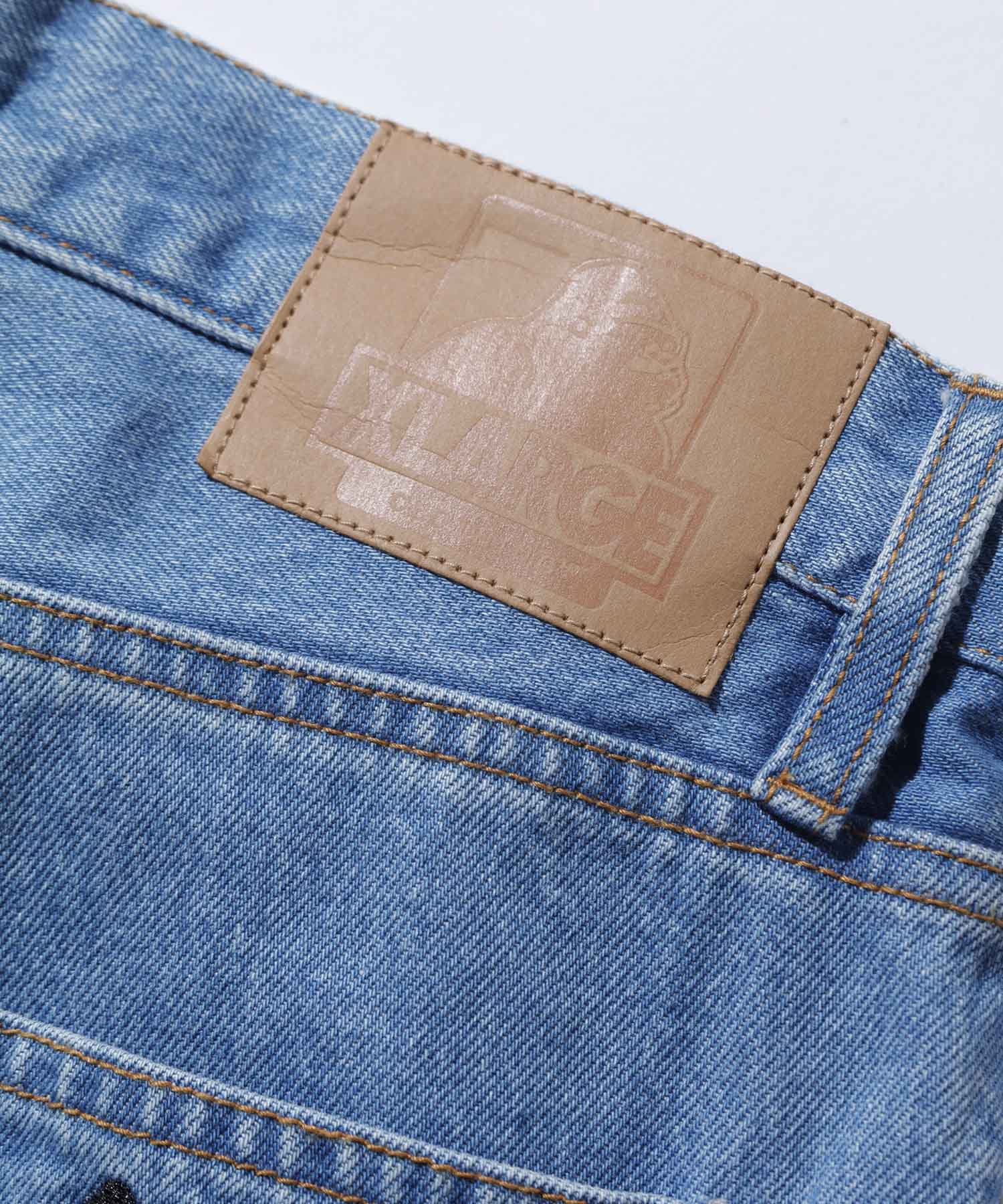 X-Large Embroidery Graffiti jeans indaco chiaro