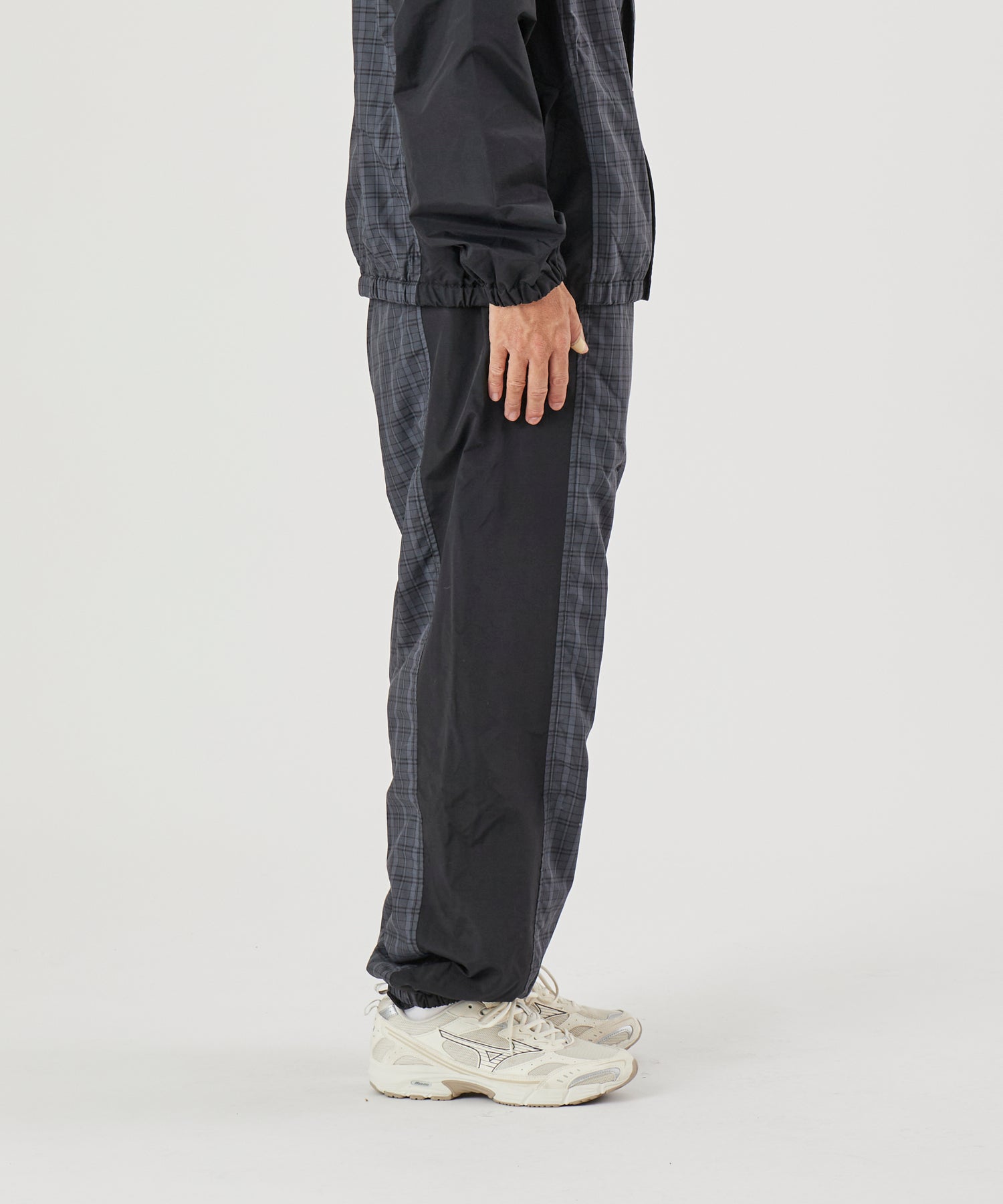 X-Large Check Track Pants pantaloni tuta neri quadri