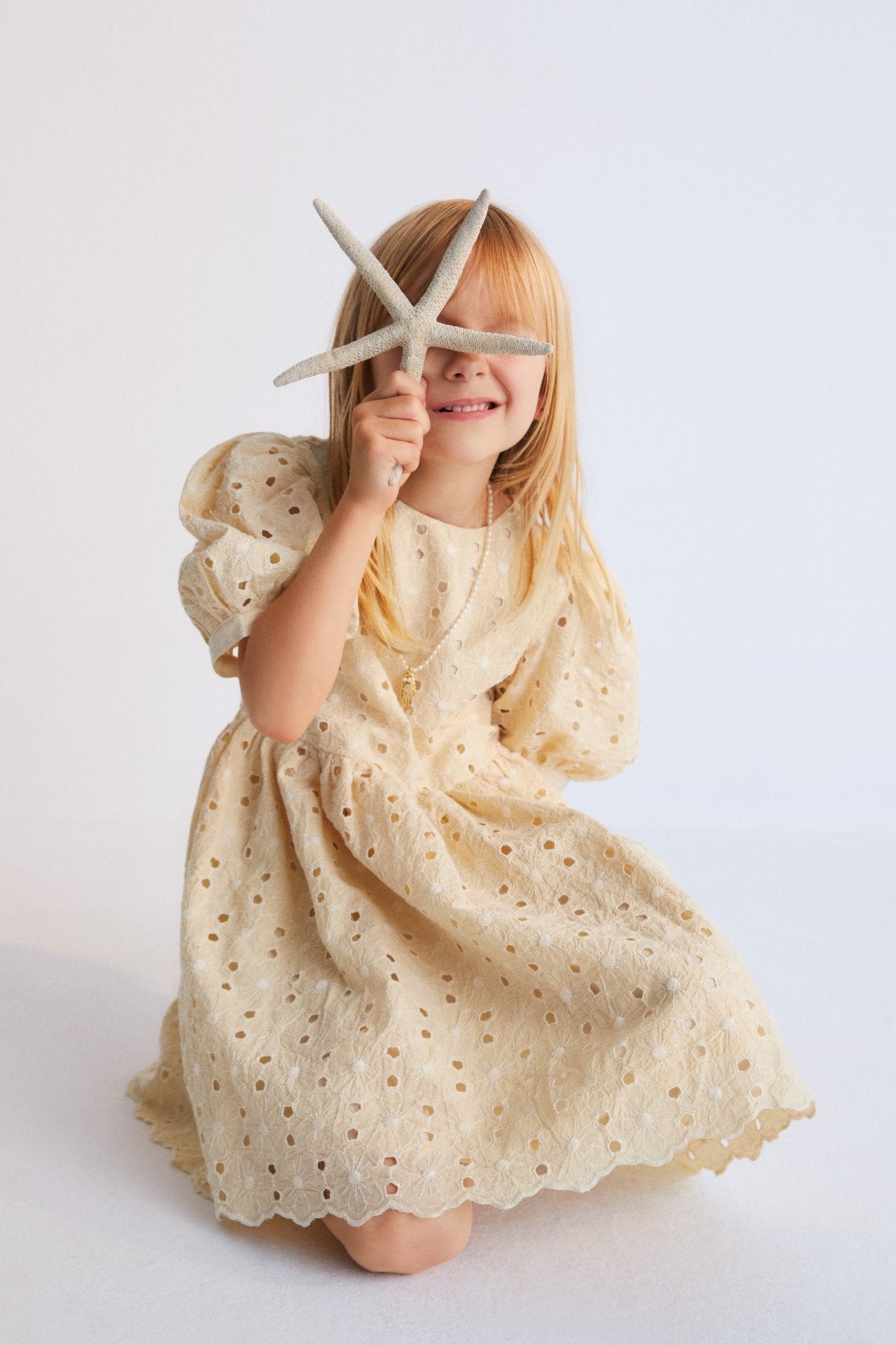 The New Society Creta abito bambina beige ricamato