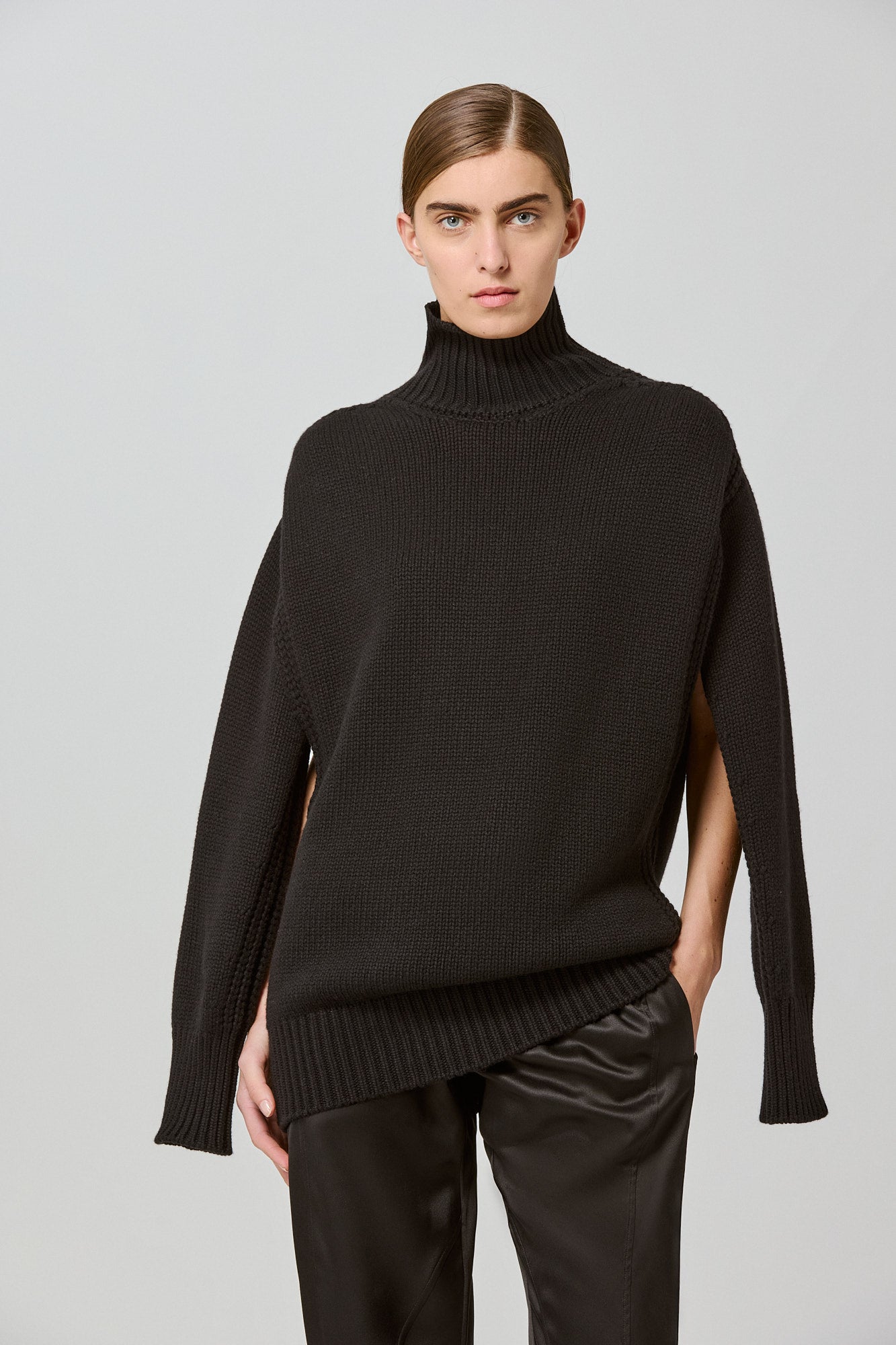 Sa Su Phi Giovanna abito nero collo alto cashmere