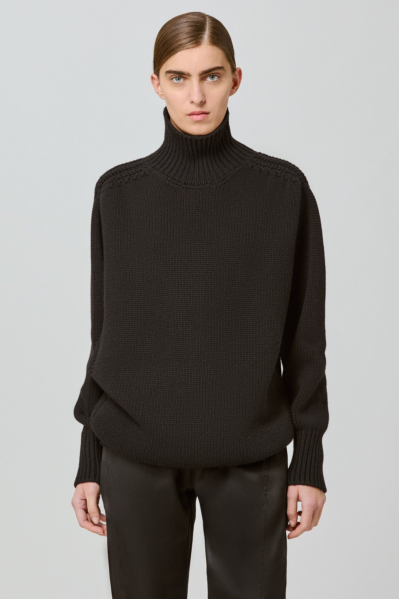 Sa Su Phi Giovanna abito nero collo alto cashmere