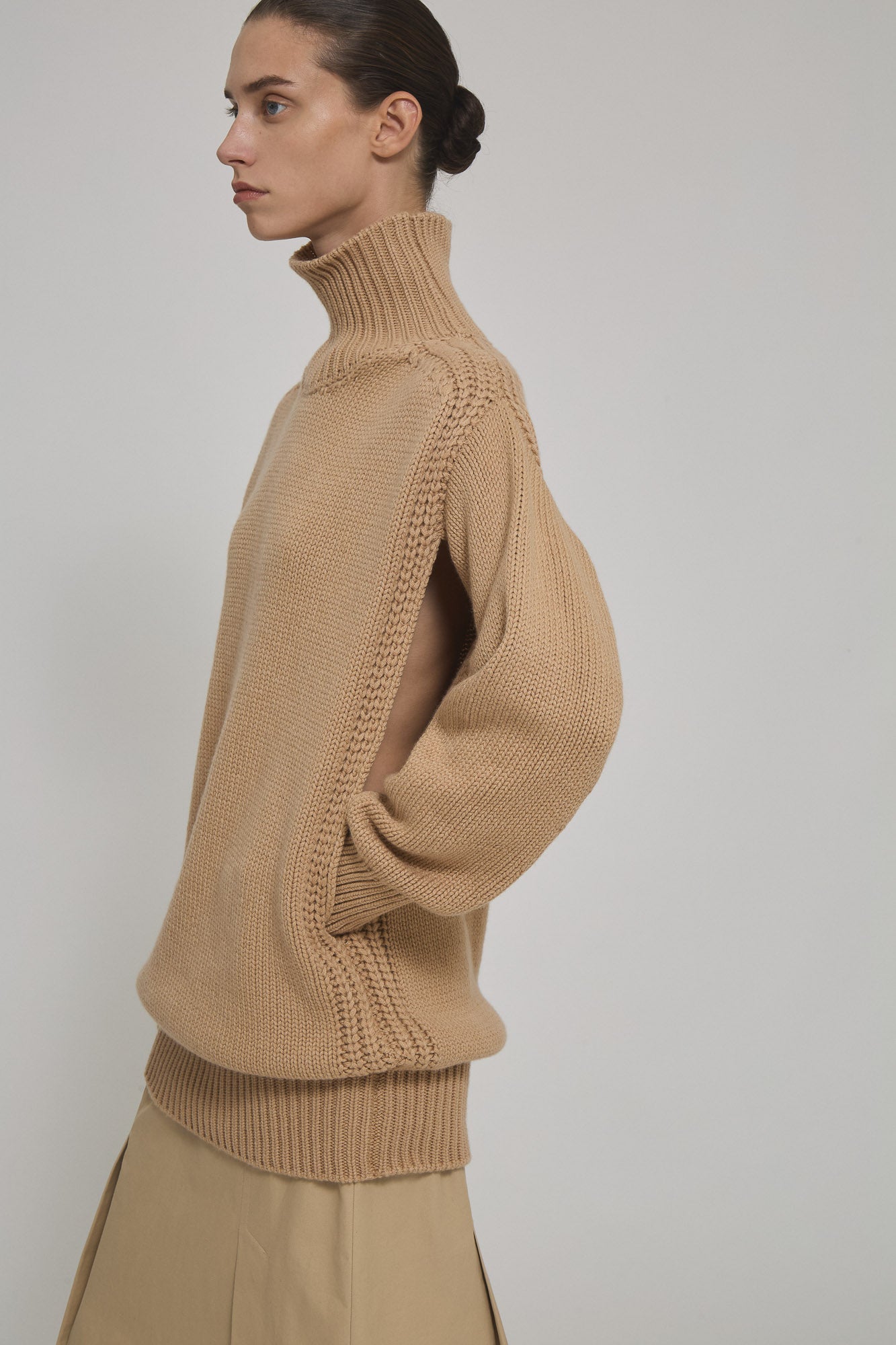 Sa Su Phi Giovanna abito in cashmere collo alto beige