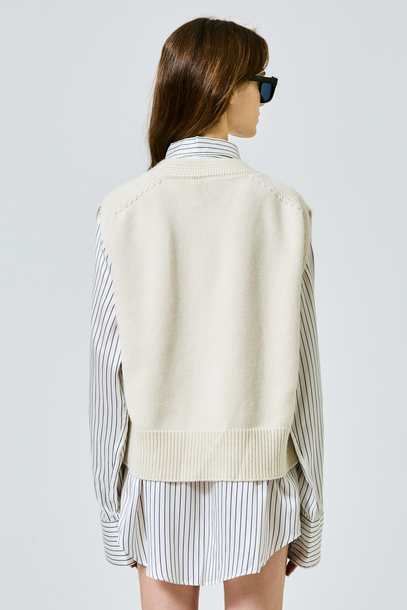 Sa Su Phi top cashmere bianco scollo a V senza maniche