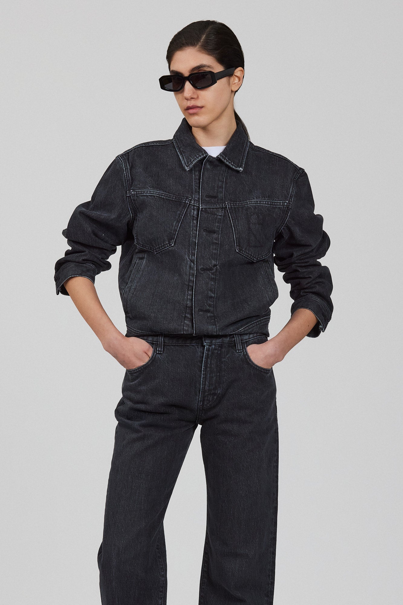 Sa Su Phi giacca denim boxy nera bottoni