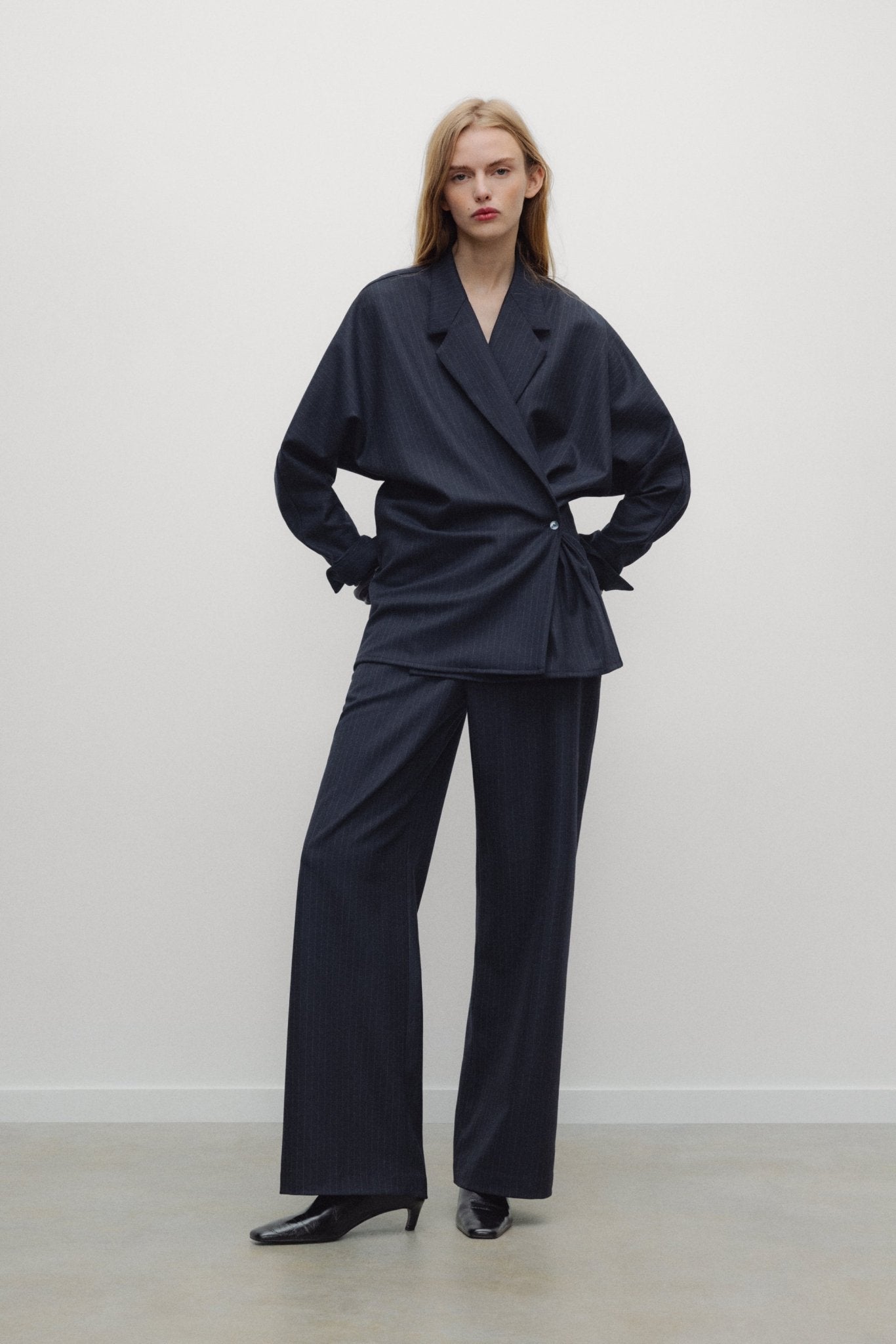 The New Society Faith pantaloni donna Black Iris gessati larghi