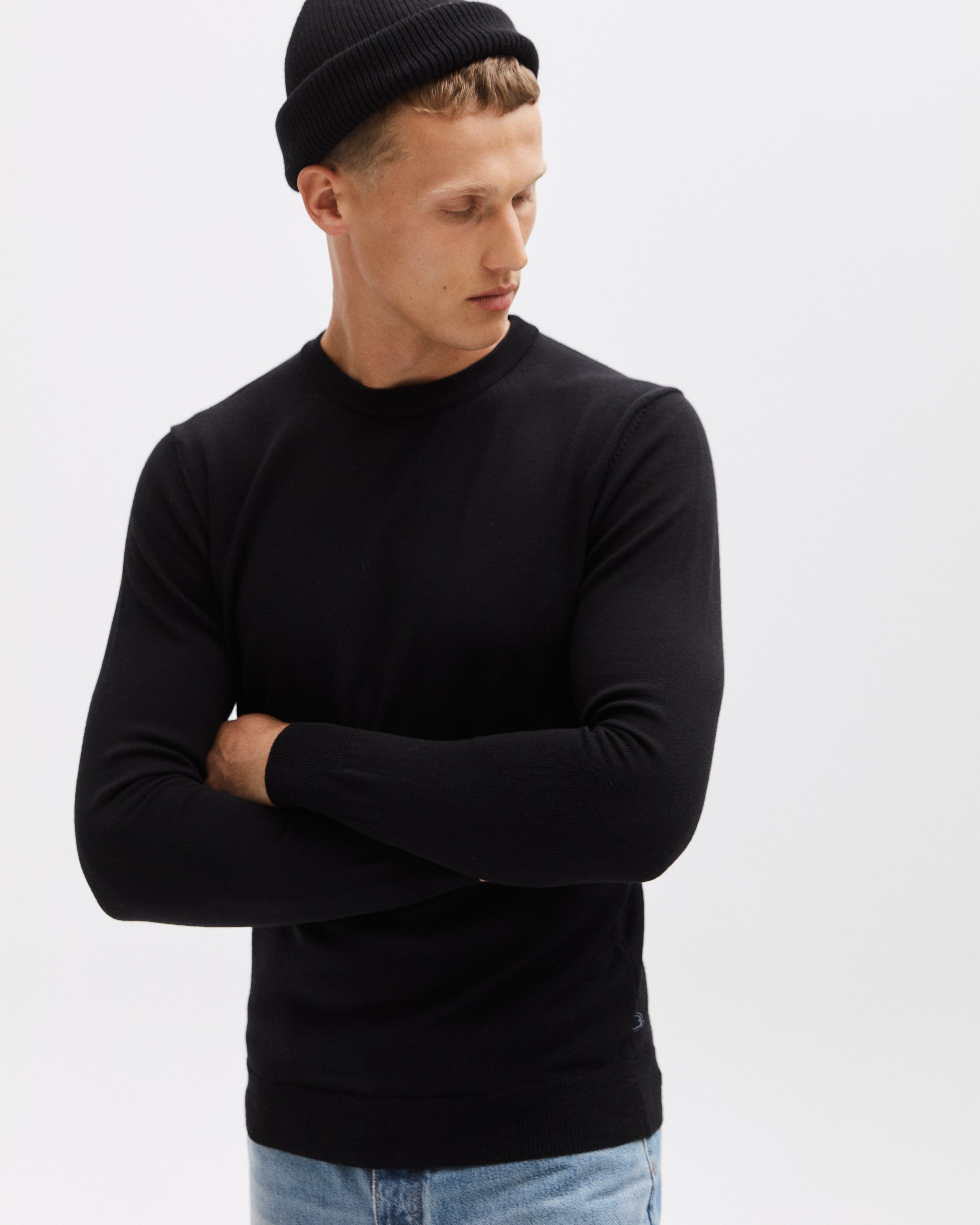 GOODPEOPLE Essential maglione merino nero in lana