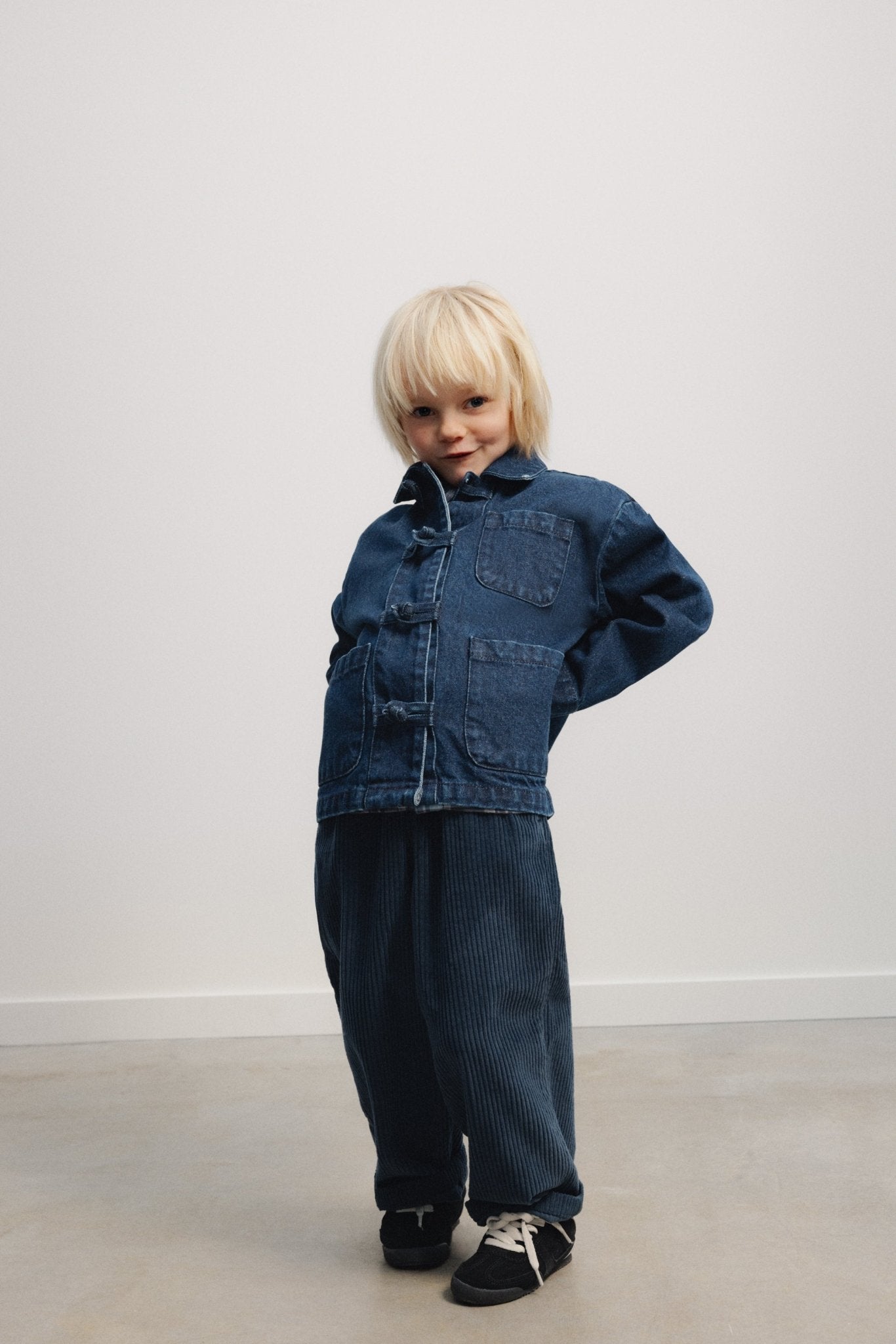 The New Society Elio pantalone bambino velluto Black Iris