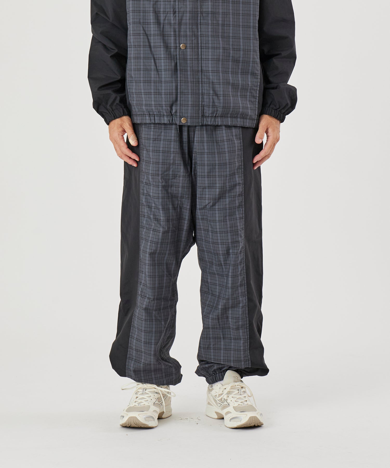 X-Large Check Track Pants pantaloni tuta neri quadri