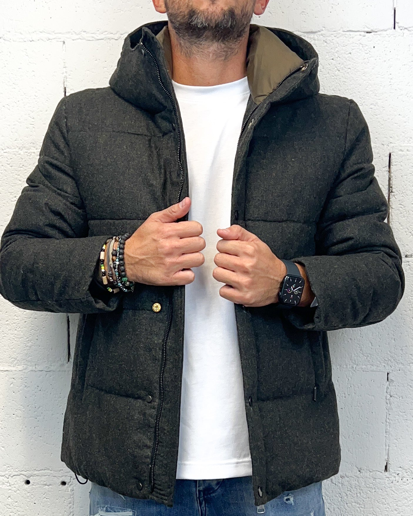 Gianni Lupo piumino grigio militare
