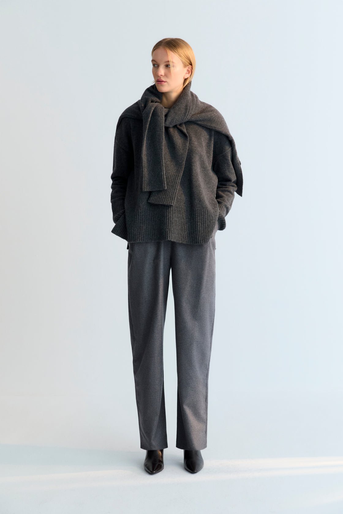 The New Society Dione pantaloni donna lana grigio pieghe