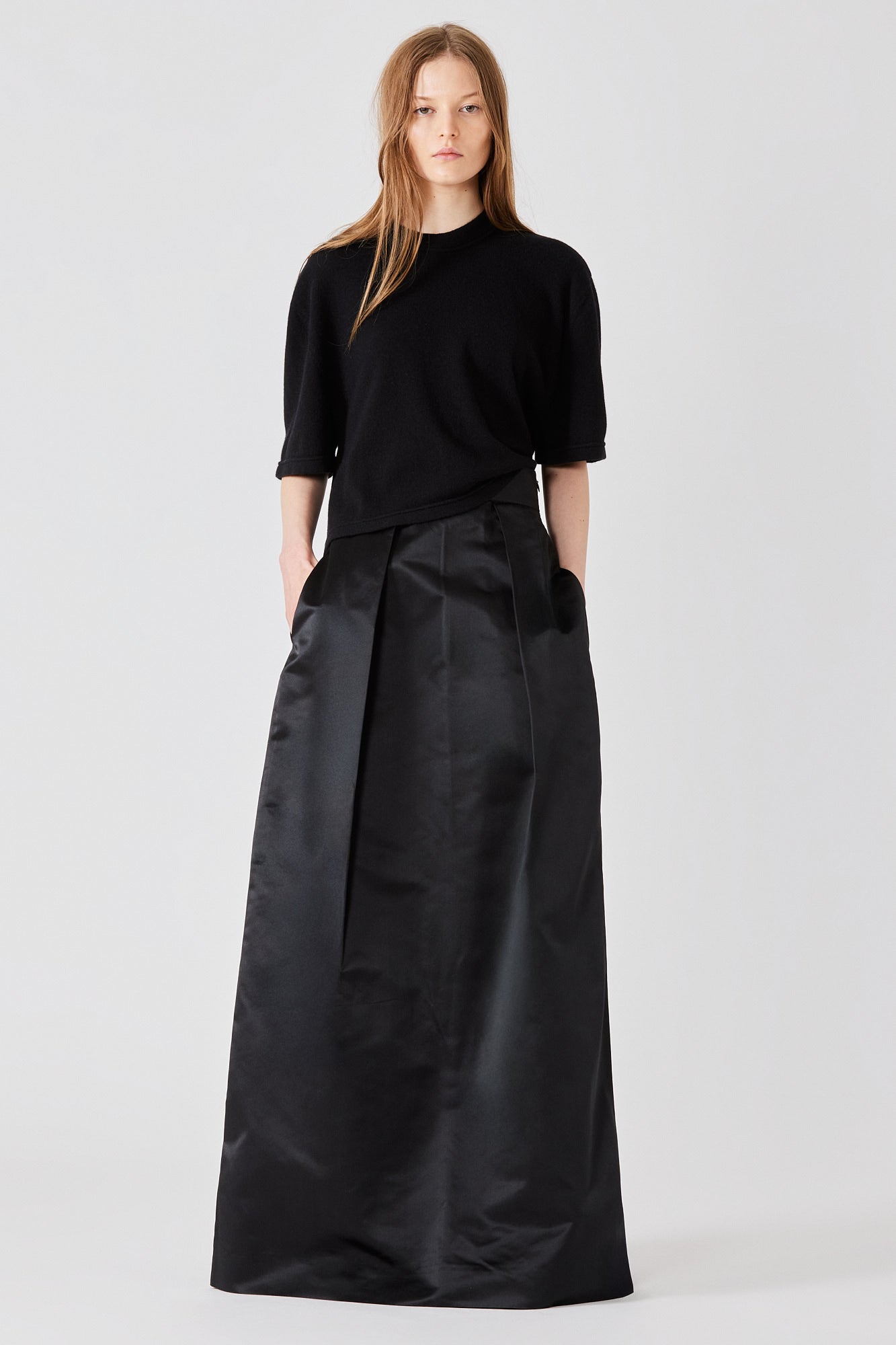Sa Su Phi t-shirt corta cashmere nera scollo tondo