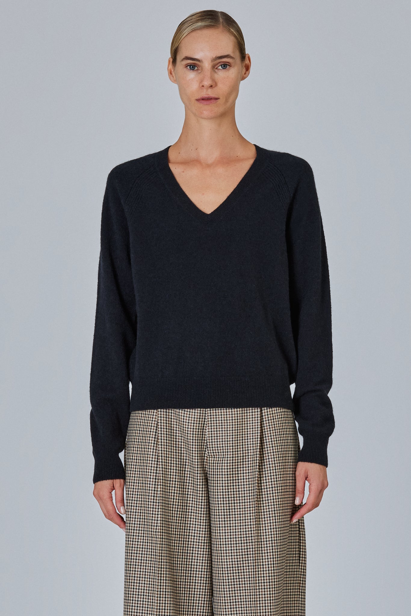 Sa Su Phi V Neck maglione cashmere prugna