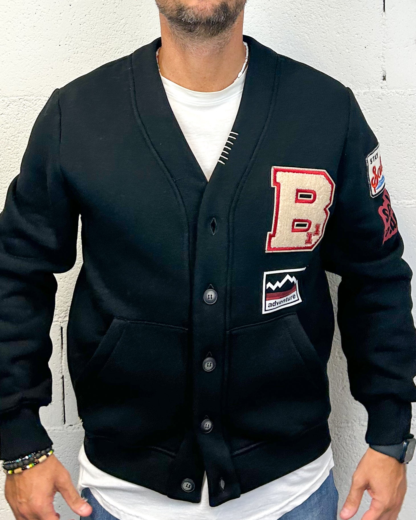 BL11 Cardigan Felpa Cropped Nero Patch Vestibilità Regolare