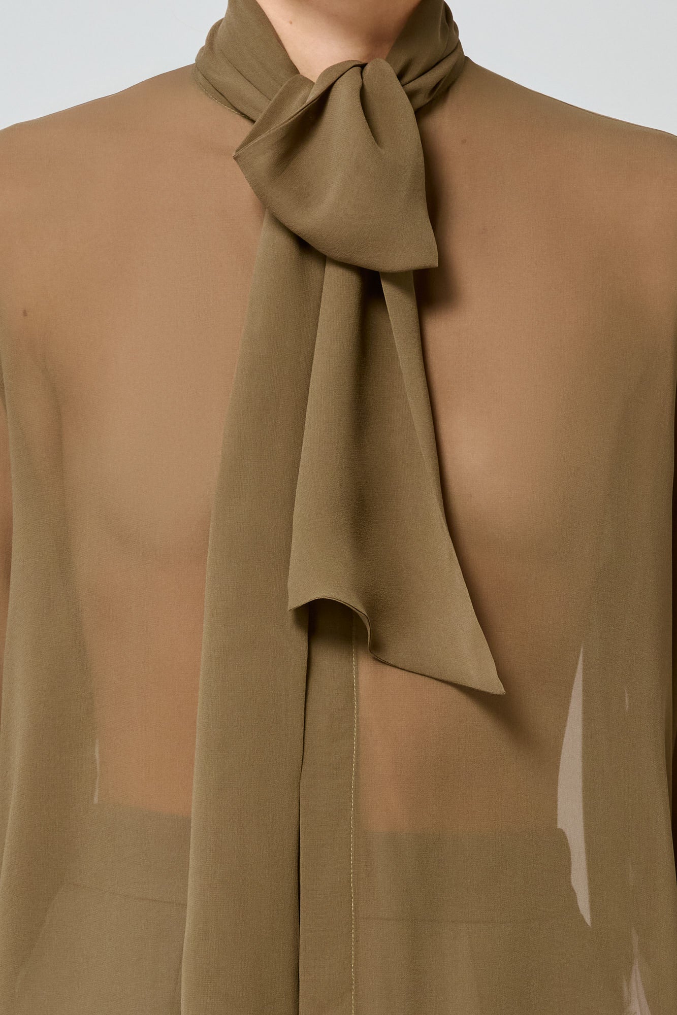 Sa Su Phi camicia avorio georgette con sciarpa