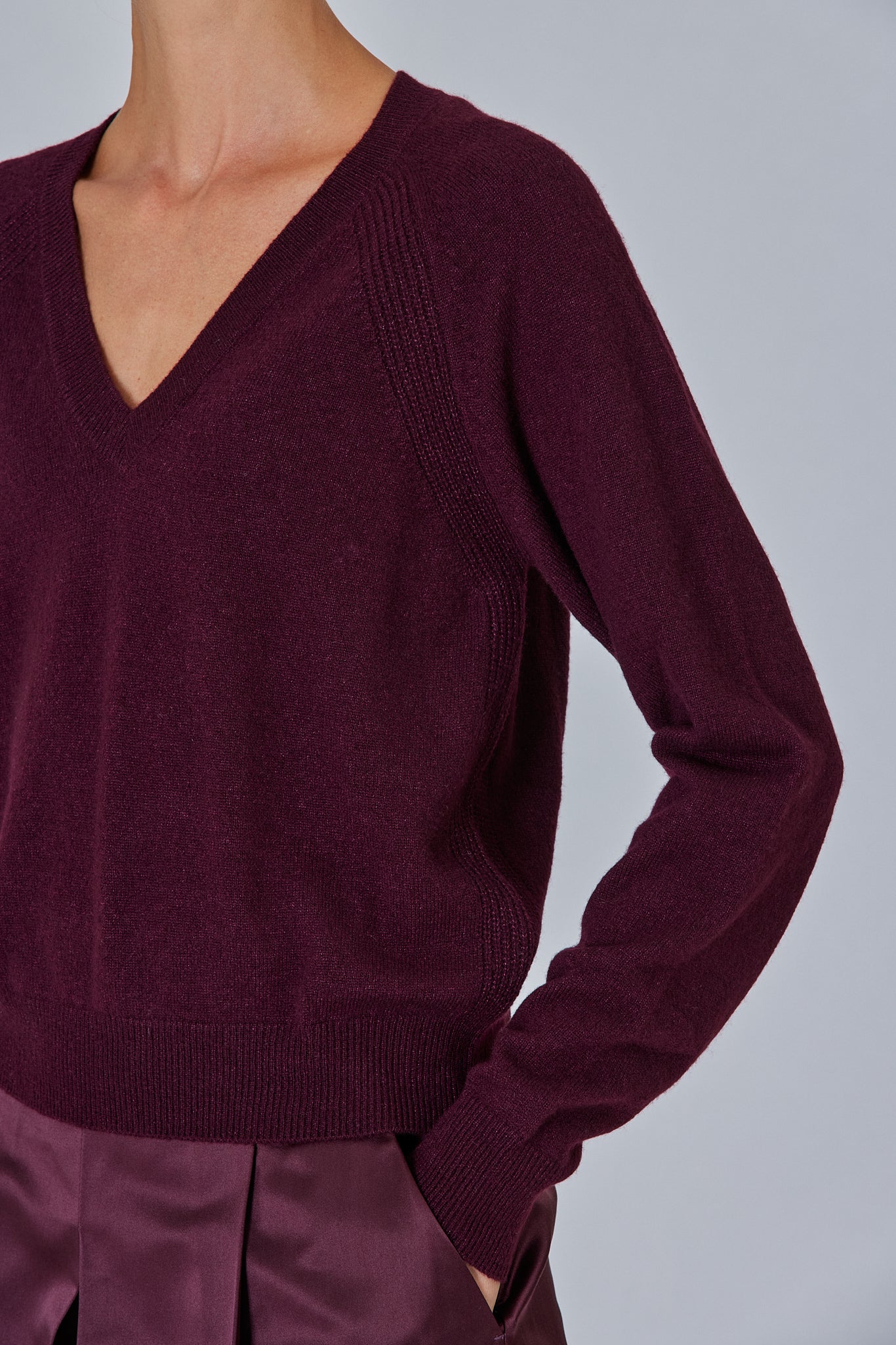 Sa Su Phi V Neck maglione scollo a V prugna misto cashmere