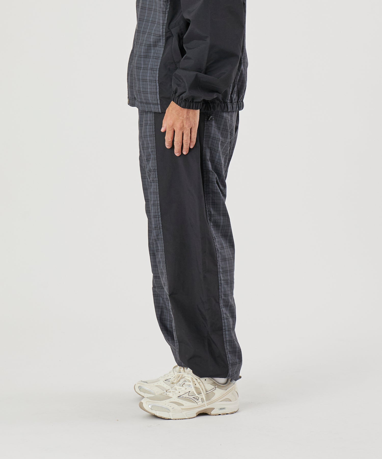 X-Large Check Track Pants pantaloni tuta neri quadri