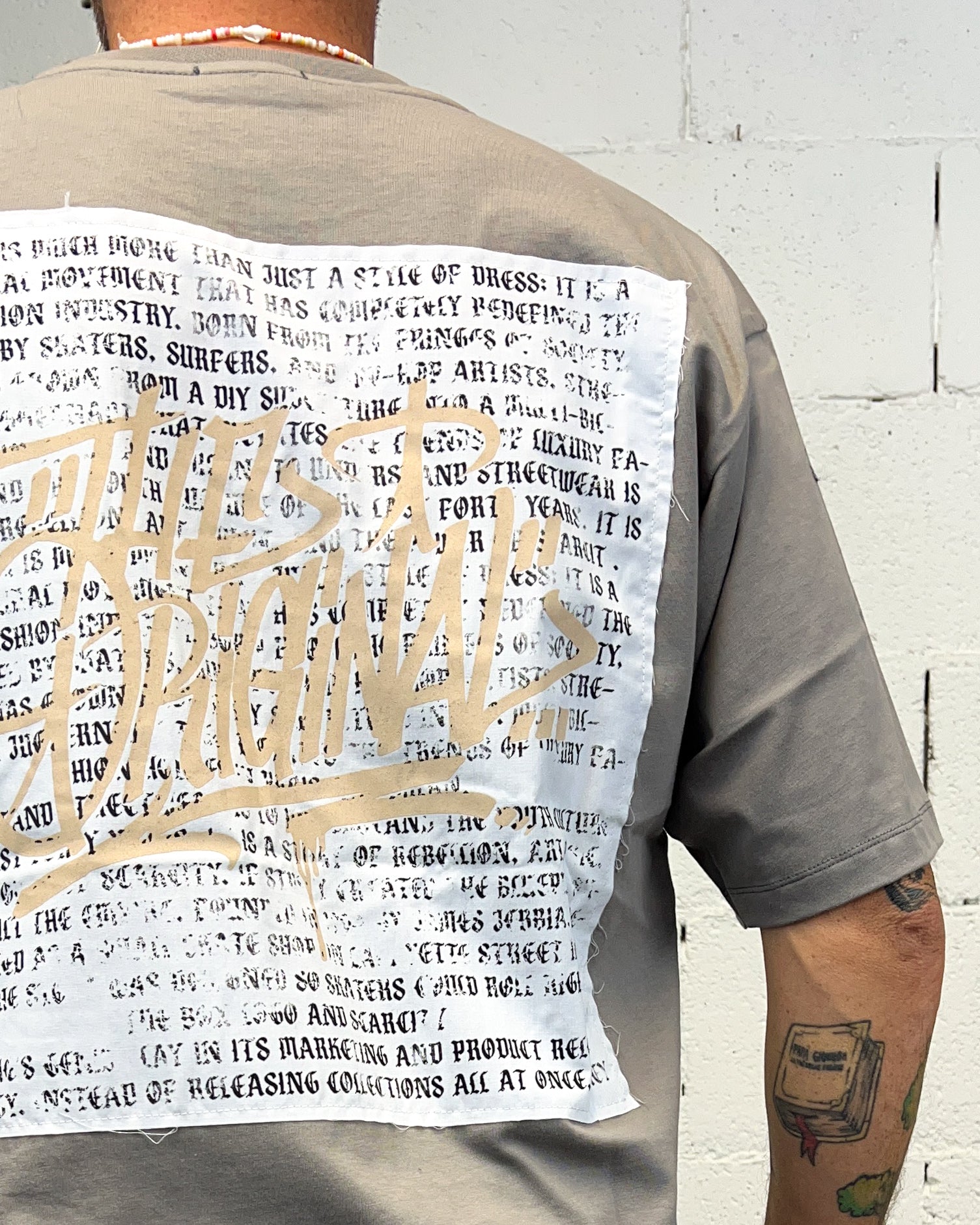 DROPIN Originals t-shirt oversize ferro vestibilita regolare