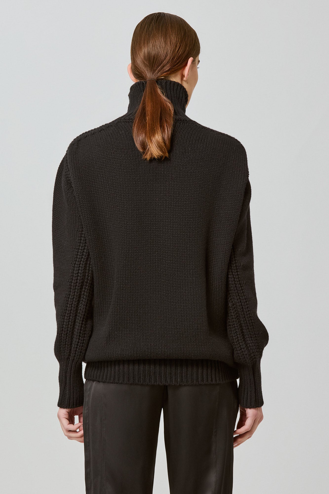 Sa Su Phi Giovanna abito nero collo alto cashmere