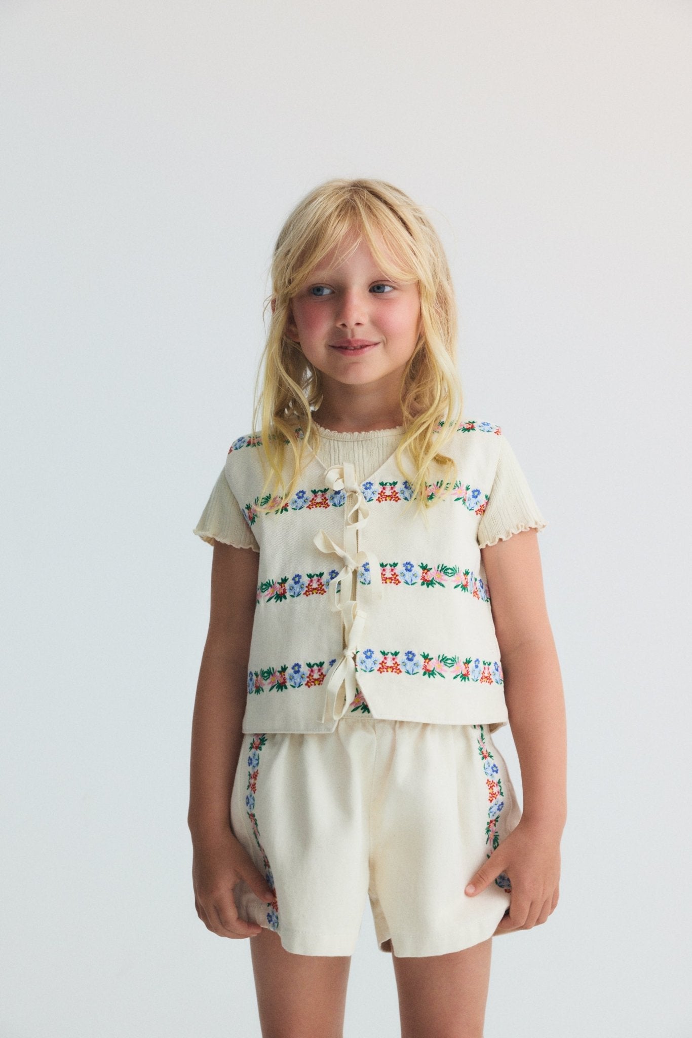 The New Society Malva shorts bambina denim naturale ricamo