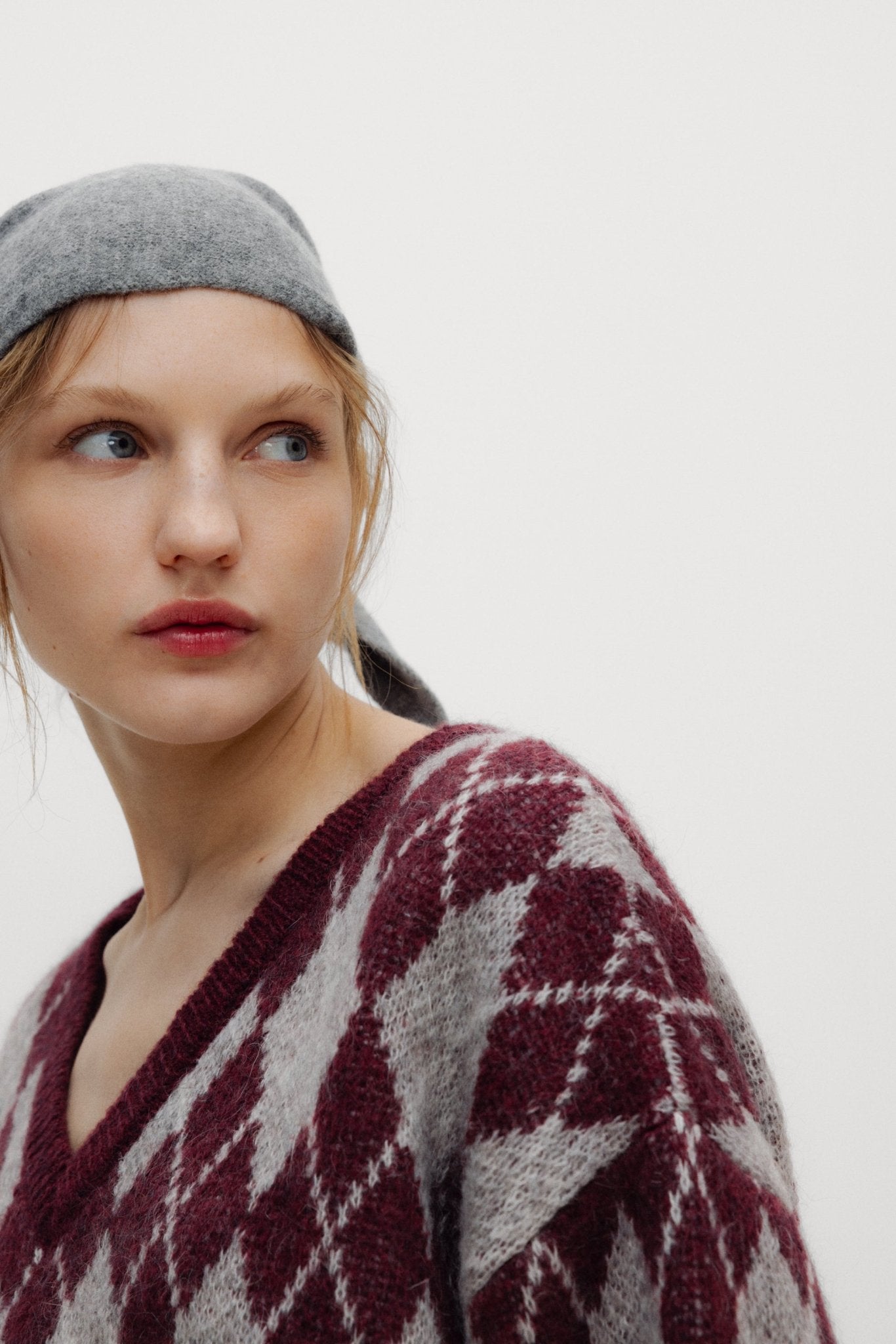 The New Society Dune maglione donna in mohair scollo a V