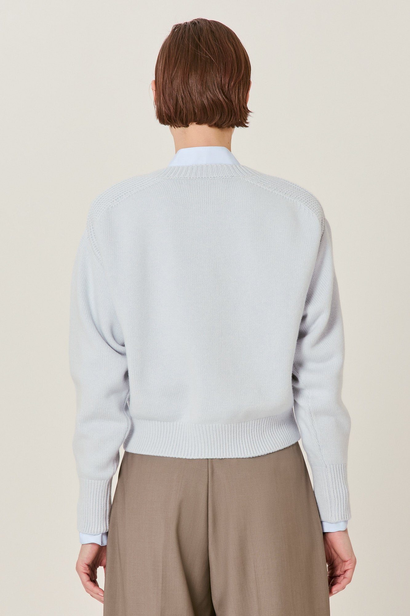 Sa Su Phi maglione a V cashmere ghiaccio donna